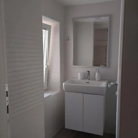 Nikola Apartamento *