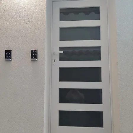 Nikola Apartamento *